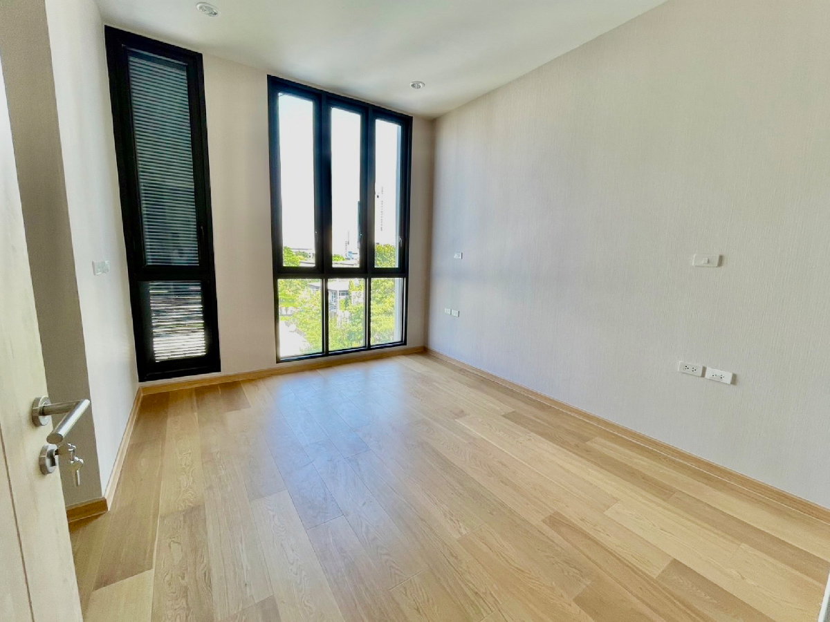 รูป ให้เช่า Home Office หรู 4.5 ชั้น โครงการ Sage Thonglor | พร้อมลิฟต์และสระว่ายน้ำส่วนตัว | ทำเลทองหล่อ 25 ใจกลางเมือง - รูปที่ 16/44