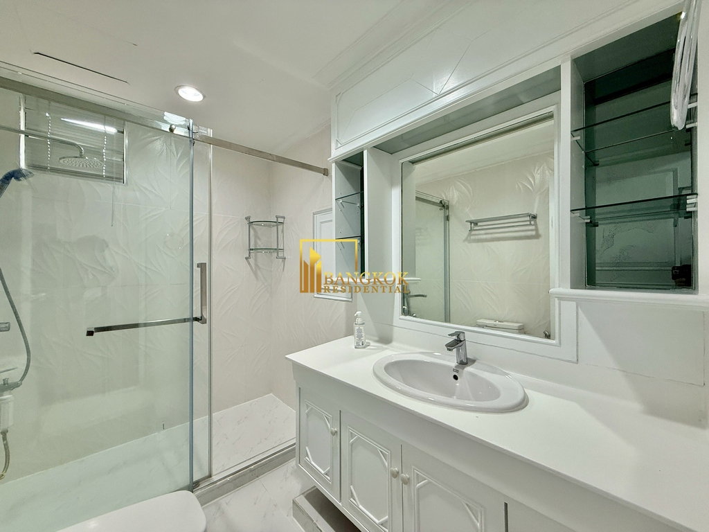 รูป Elegant 4 Bedroom Penthouse Apartment in Phrom Phong - BR20104AP - รูปที่ 42/61