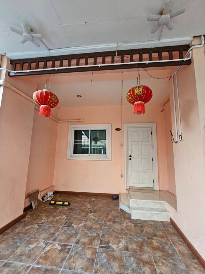 รูป ขายทาวน์โฮม 3 ชั้น ม.นิรันดร์สิริ ซ.ทุ่งเศรษฐีแยก 24 เขตประเวศ ทำเลดี เดินทางสะดวก ใกล้เมกะบางนา - รูปที่ 2/9