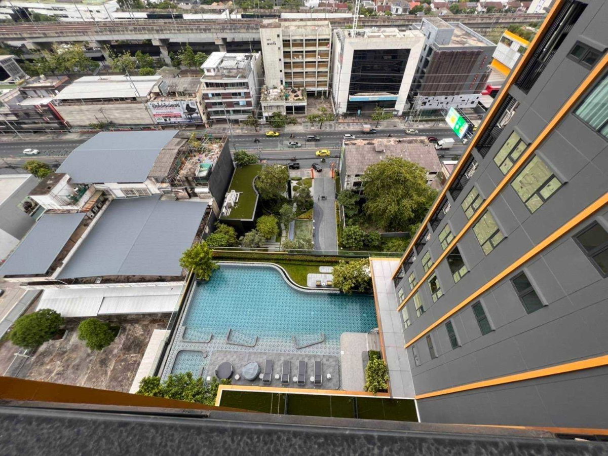 picture The Base Phetchaburi-       Thonglor  - 8/12