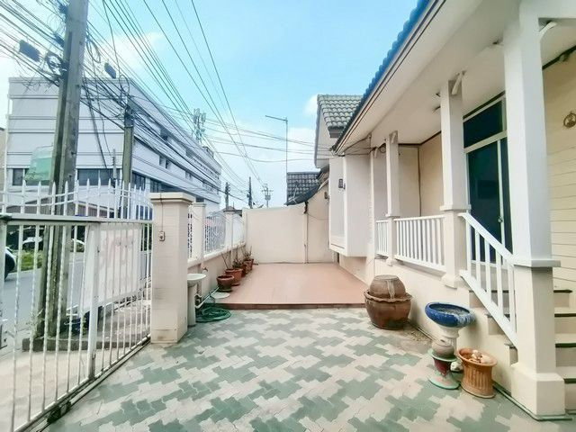 รูป  บ้านเดี่ยวพร้อมอยู่ ทำเลทอง ใกล้สนามบินดอนเมือง ✈️ เข้าอยู่ได้เลย ไม่ต้องทำเพิ่ม - รูปที่ 4/30