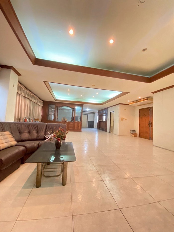 รูป WS6925 🏢✨ อาคารโชว์รูม / สำนักงานขนาดใหญ่ ทำเลพระราม 9 ติดถนนใหญ่ ✨🏢  เพียง 500,000 บาท / เดือน - รูปที่ 7/12