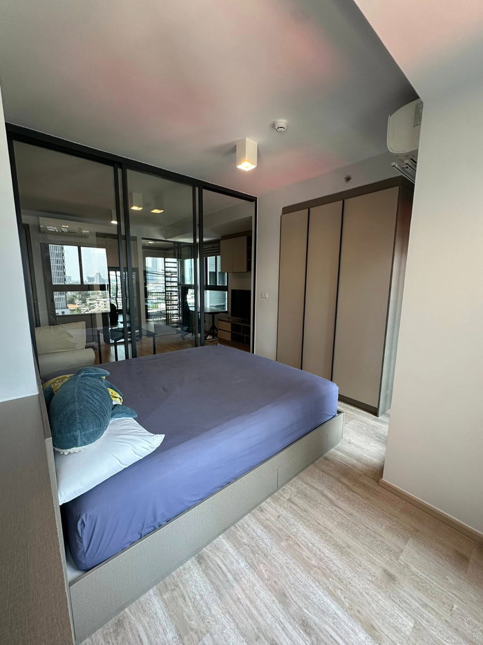 รูป  IDEO Sathorn - Wongwian Yai ห้องสวย ราคาดี สอบถามเพิ่มเติมได้ที่ Line @condorental - รูปที่ 2/10