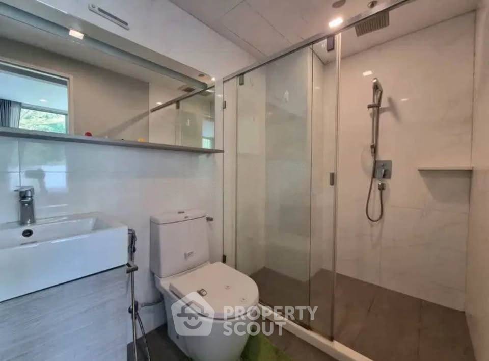 รูป คอนโด 1-ห้องนอน ที่ เดอะ รูม สุขุมวิท 40 ใกล้ BTS ทองหล่อ (ID 2401454) - รูปที่ 10/10