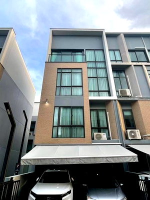 เช่าทาวน์โฮม ทรู ทาวเวอร์ พัฒนาการ : MTR35 บ้านสภาพกริ๊บ! ทาวน์โฮมหลังมุม 3.5 ชั้น เอสทารา เฮเว่น พัฒนาการ-อ่อนนุช 17 พร้อมระเบียงดาดฟ้าและระบบ Automation ครบวงจร