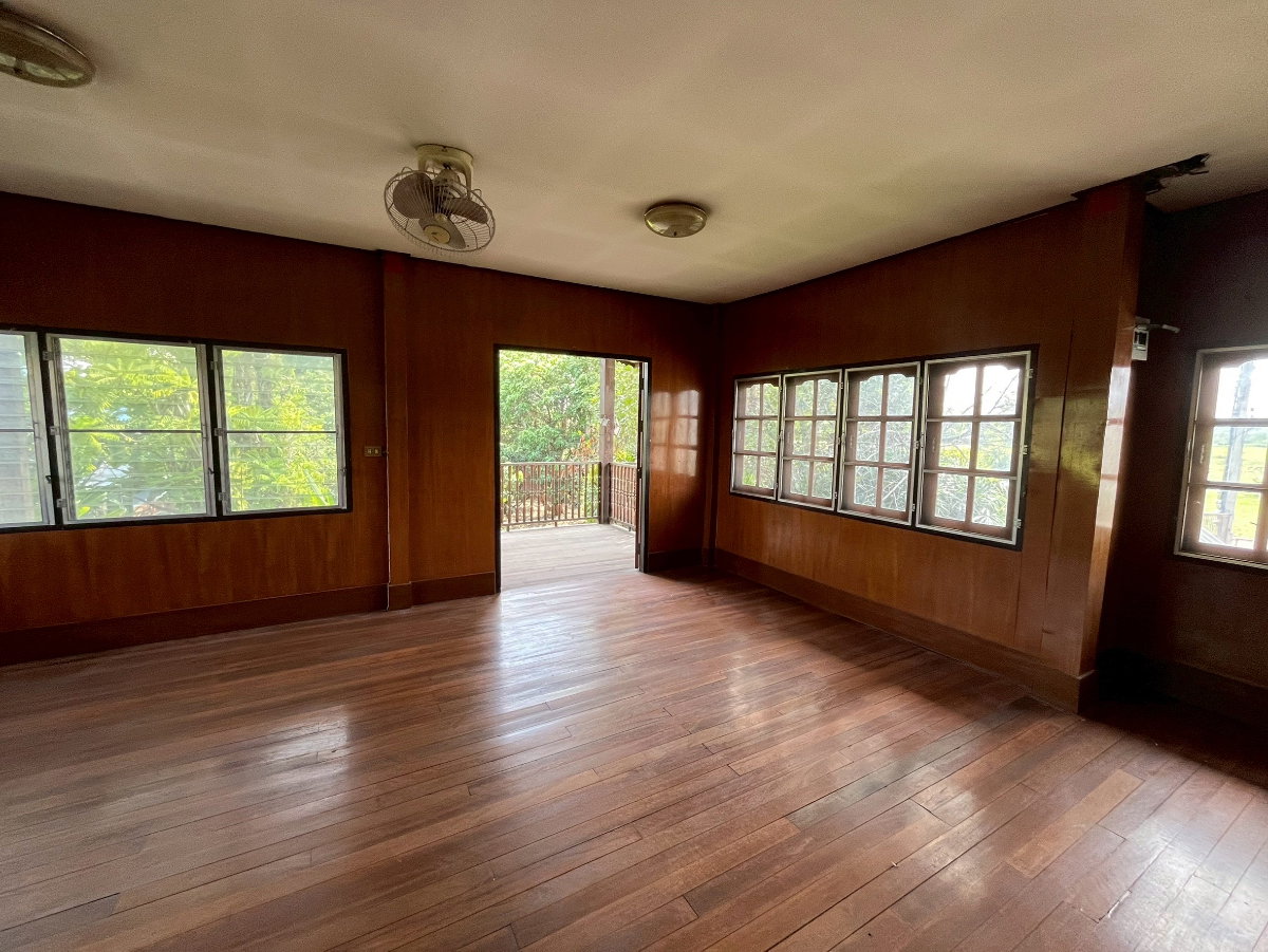 รูป ขายบ้านสวนสองชั้น พร้อมที่ดิน มีรั้วล้อมรอบ — สารภี เชียงใหม่ - รูปที่ 4/29