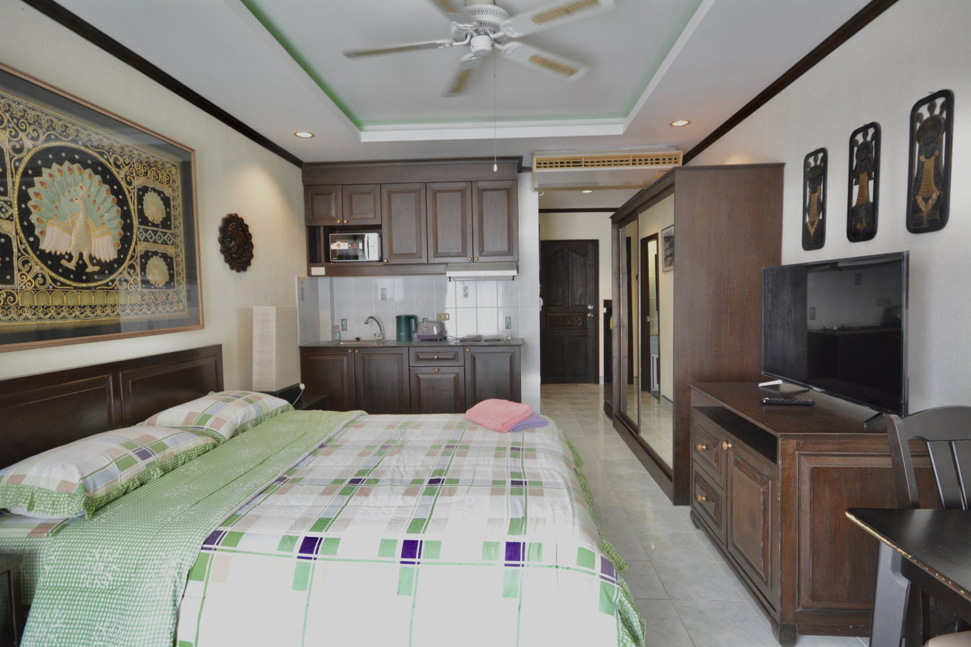 picture Studio Condo for Rent at Jomtien Beach Condominium in Pattaya - 2/13