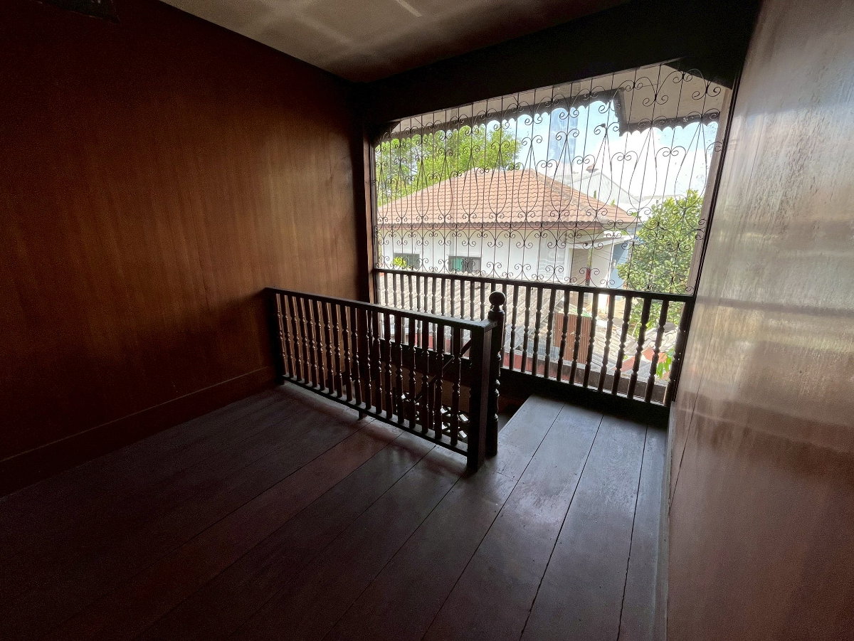 รูป ขายบ้านสวนสองชั้น พร้อมที่ดิน มีรั้วล้อมรอบ — สารภี เชียงใหม่ - รูปที่ 15/29