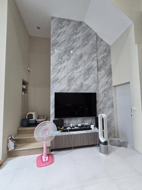 รูป MTR35 บ้านสภาพกริ๊บ! ทาวน์โฮมหลังมุม 3.5 ชั้น เอสทารา เฮเว่น พัฒนาการ-อ่อนนุช 17 พร้อมระเบียงดาดฟ้าและระบบ Automation ครบวงจร - รูปที่ 4/8