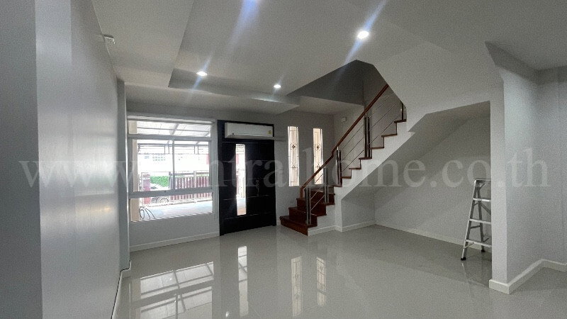 รูป ทาวน์เฮ้าส์ 3 ชั้น เดอะบริติช กัลปพฤกษ์ พร้อมอยู่ ราคาถูก - รูปที่ 8/33