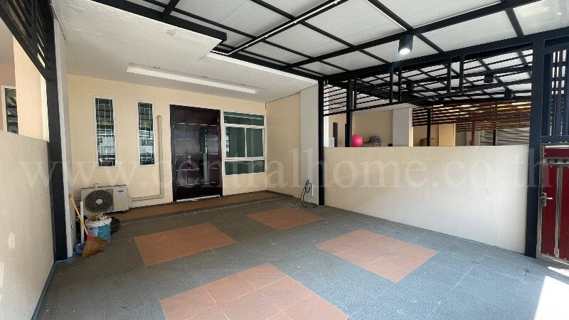 รูป ทาวน์เฮ้าส์ 3 ชั้น เดอะบริติช กัลปพฤกษ์ พร้อมอยู่ ราคาถูก - รูปที่ 4/33