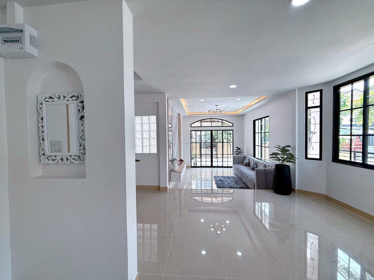 รูป 📣 ขายบ้านรีโนเวท 🚩รามอินทรา-มีนบุรี 🏡 หมูุ่บ้านมาริสา สุเหร่าคลองหนึ่ง 5 👉 เนื้อที่ 27.90 ตร.ว.  4 ห้องนอน 2 ห้องน้ำ 🎉 ราคาเพียง 2.95 ลบ. - รูปที่ 3/20