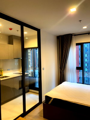 Condos for rent : For Rent: Brand New Unit at Life Asoke Hype