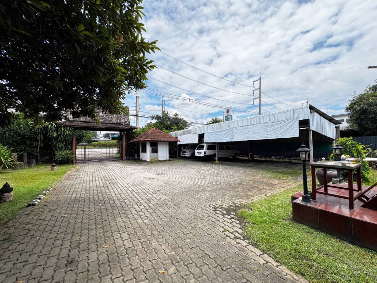 รูป ขายที่ดินพร้อมบ้านไม้สักทอง ใจกลางทำเลทอง สันป่าเปา , สันทราย , เชียงใหม่  เนื้อที่ 1 - 3 - 6  ไร่ - รูปที่ 3/12