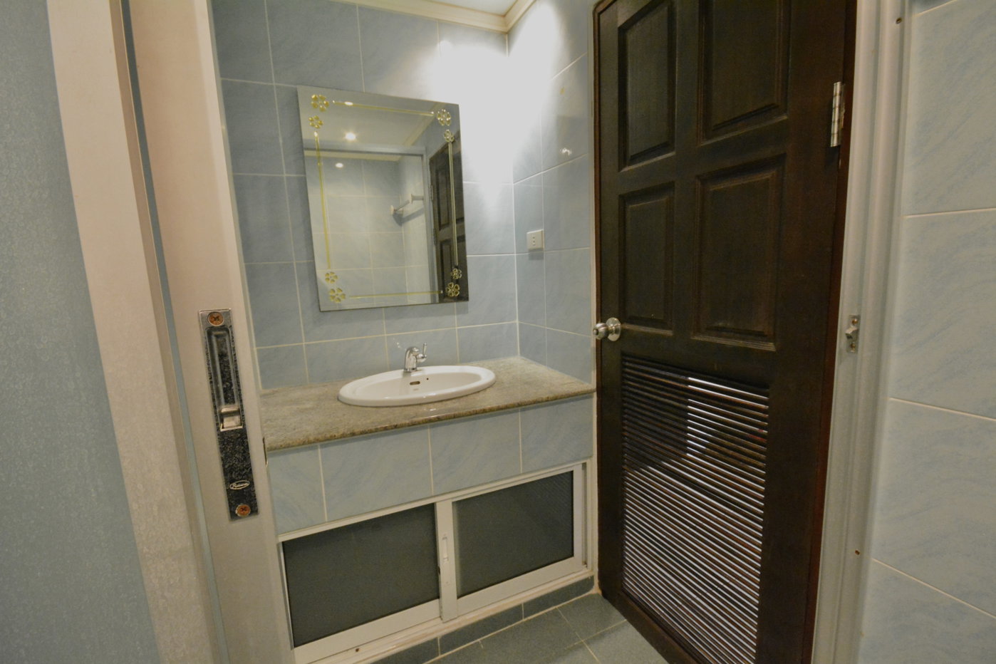 picture Studio Condo for Rent at Jomtien Beach Condominium in Pattaya - 10/13