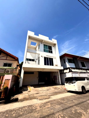 Home office for rent Ratchaphak Technology And Management College : [VR0175]🔥 Home Office | Rama 9 – RCA | ✨ Large space, ideal for office + living 🔥