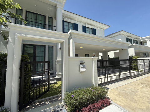 For rent: Setthasiri Bangna KM.10 (LAWRENCE type), large and beautiful house, very cozy, spacious, fully furnished | Code DS2607 | Line @Dstay