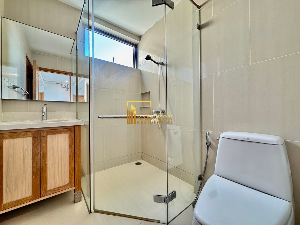 รูป Emporio Place | Contemporary 2 Bed Duplex Condo For Rent in Phrom Phong -  BR12468CD - รูปที่ 22/37