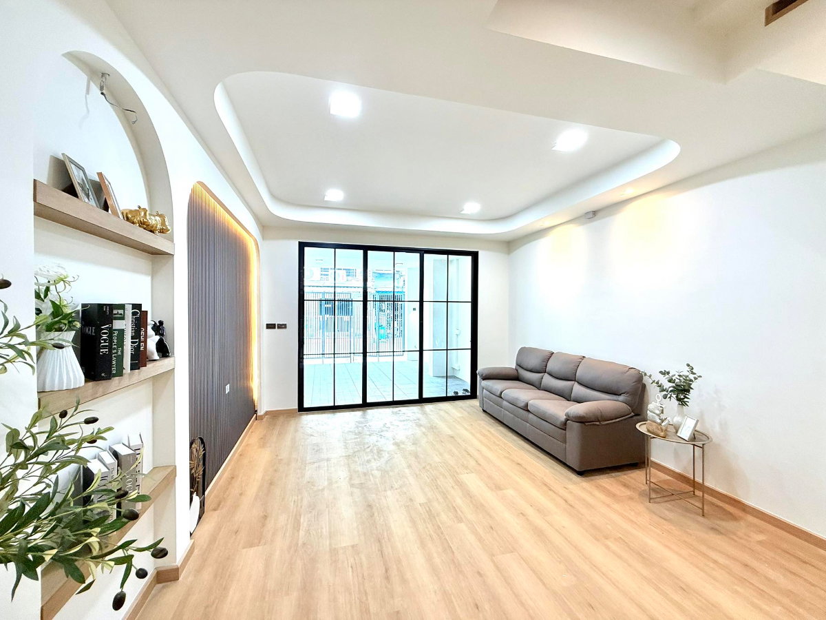 รูป 📣 ขายบ้านรีโนเวท 🚩ทำเลดี-ลาดพร้าว 101 🔧รีโนเวทใหม่ทั้งหลัง พร้อมเข้าอยู่ 🏡 บ้านเนื้อที่ 17 ตร.ว. 3 ห้องนอน 2 ห้องน้ำ 🌟 ราคาเพียง 3.59 ล้านบาท - รูปที่ 4/12