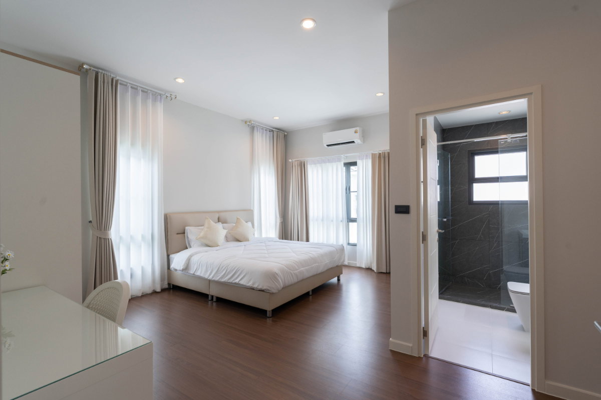 รูป ให้เช่า Setthasiri Bangna KM.10 รูปแบบ LAWRENCE บ้านหลังใหญ่ สวยมาก น่าอยู่ พื้นที่เยอะ ตกแต่งเฟอร์ครบ DS2607 | Line @Dstay - รูปที่ 6/11