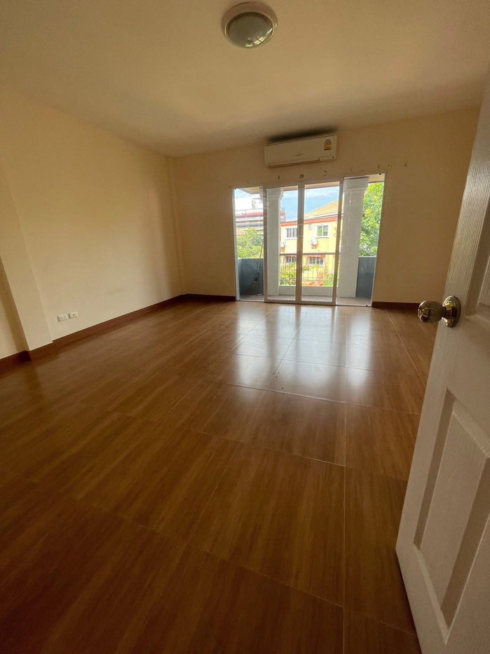 รูป 🏡✨ ทาวน์โฮมทำเลทอง “ม.ภุมรินทร์” ติดเซียร์รังสิต 3 ห้องนอน 4 ห้องน้ำพร้อมเข้าอยู่! 🌏 รับลูกค้าต่างชาติ / จดบริษัท - รูปที่ 9/17