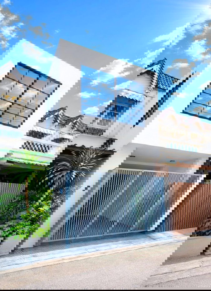 รูป 📣 ขายบ้านรีโนเวท 🚩ทำเลดี-ลาดพร้าว 101 🔧รีโนเวทใหม่ทั้งหลัง พร้อมเข้าอยู่ 🏡 บ้านเนื้อที่ 17 ตร.ว. 3 ห้องนอน 2 ห้องน้ำ 🌟 ราคาเพียง 3.59 ล้านบาท - รูปที่ 2/12