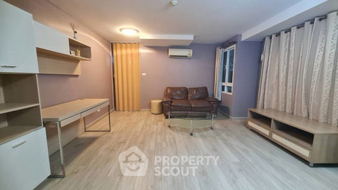 2-BR Condo at Chateau In Town Ratchada 17 near MRT Sutthisan (ID 2722449)