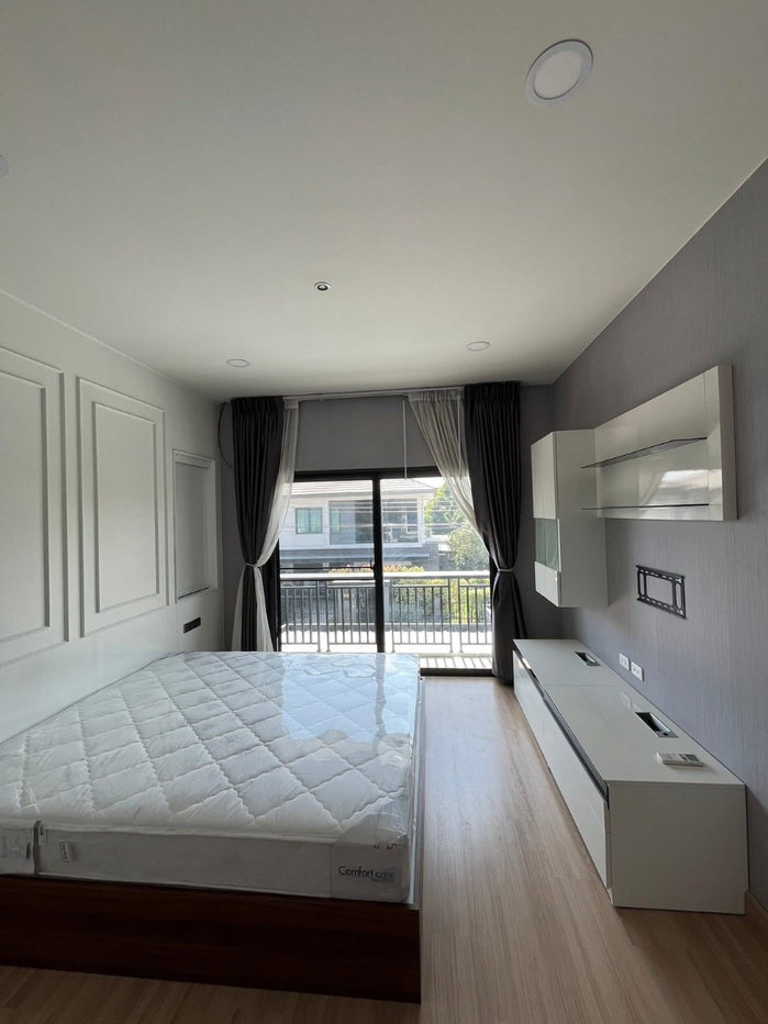 รูป 🏡✨ ปล่อยเช่าบ้านเดี่ยวหรู 2 ชั้น บริทาเนีย บางนา กม.12 3 ห้องนอน 3 ห้องน้ำ รีโนเวทใหม่ทั้งหลัง พร้อมอยู่ทันที บรรยากาศเงียบสงบ เป็นส่วนตัวสูง - รูปที่ 12/15