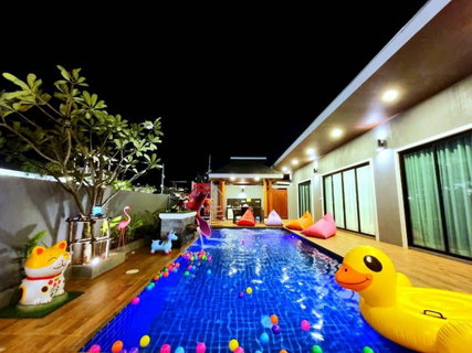 Pool villa (Breeze valley khoayai cha am)