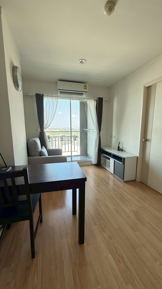 picture Selling a 28 sq.m. studio apartment at Life One Wireless. - 1/13