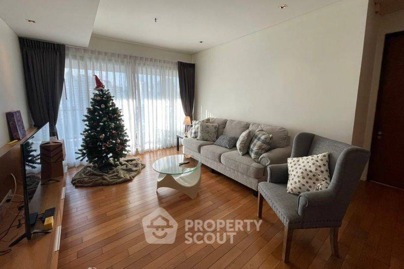 Condos for rent : 16th-Floor 2-BR At The Lakes Bangkok Near BTS Asoke (ID 1922821)