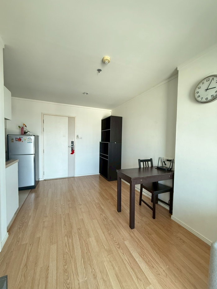 picture Selling a 28 sq.m. studio apartment at Life One Wireless. - 5/13