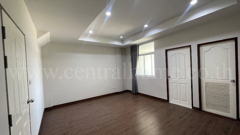 รูป ทาวน์เฮ้าส์ 3 ชั้น เดอะบริติช กัลปพฤกษ์ พร้อมอยู่ ราคาถูก - รูปที่ 29/33