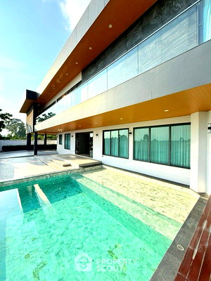 เช่าบ้านเดี่ยว ชลบุรี : บ้าน 6-ห้องนอน ใน บางละมุง (ID 2093749)