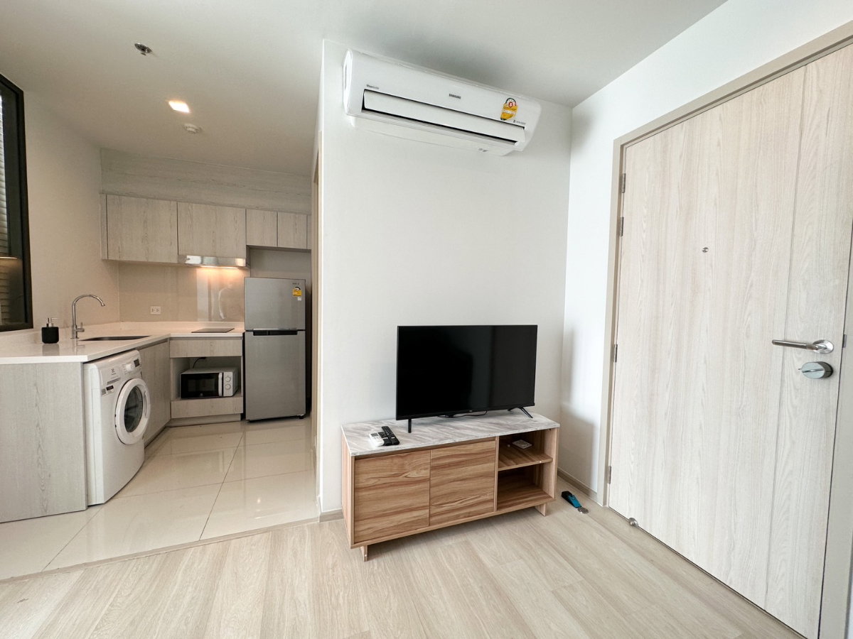 picture @Condorental condo for rent Life One Wireless - 9/14
