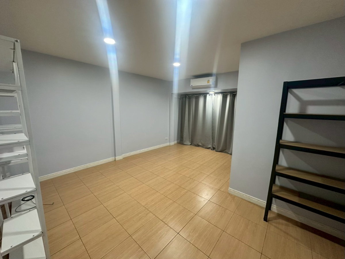 รูป WS6936 🏢 Home Office 4 ชั้น รีโนเวทใหม่ ลาดพร้าว 80 เดินทางสะดวกมาก เพียง 45,000 บาท/เดือน - รูปที่ 10/12