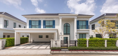 For rent Setthasiri Bangna KM.10 Type AUSTEN beautiful luxury house, great price, spacious area | Code DS2603 | Line @Dstay