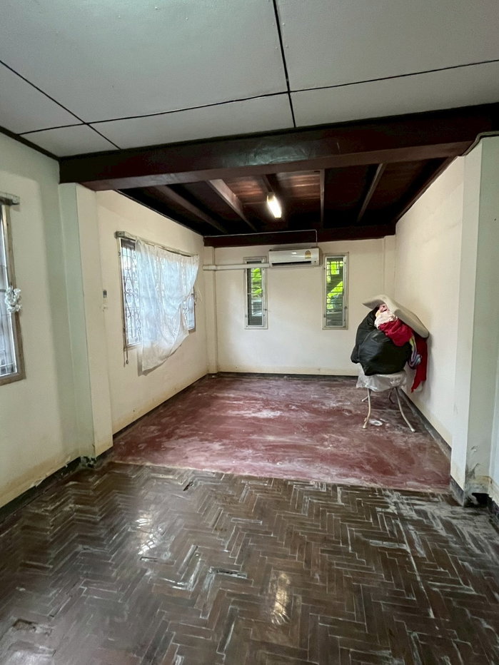 รูป ขายบ้านสวนสองชั้น พร้อมที่ดิน มีรั้วล้อมรอบ — สารภี เชียงใหม่ - รูปที่ 25/29