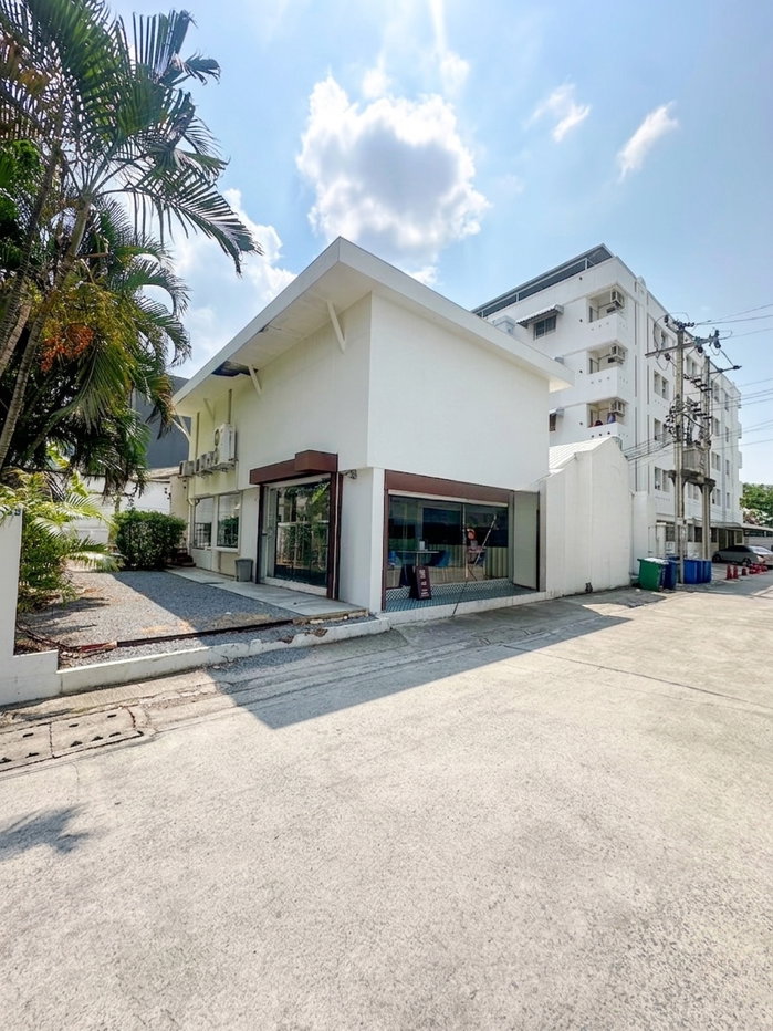 รูป 🏢 ให้เช่า Home Office สไตล์ Cafe ใกล้รถไฟฟ้า 2 สาย ✨ ทำเลศักยภาพ เหมาะทำออฟฟิศ / คาเฟ่ / สตูดิโอ - รูปที่ 1/15