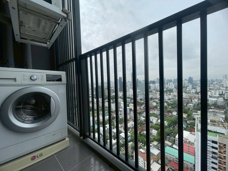 รูป 🌆 ให้เช่า: THE BASE Phetchaburi – Thonglor | ใกล้ทองหล่อ | เฟอร์ครบ พร้อมอยู่ @90condo 🌃 - รูปที่ 8/8