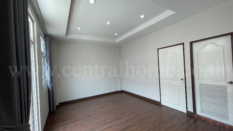 รูป ทาวน์เฮ้าส์ 3 ชั้น เดอะบริติช กัลปพฤกษ์ พร้อมอยู่ ราคาถูก - รูปที่ 28/33