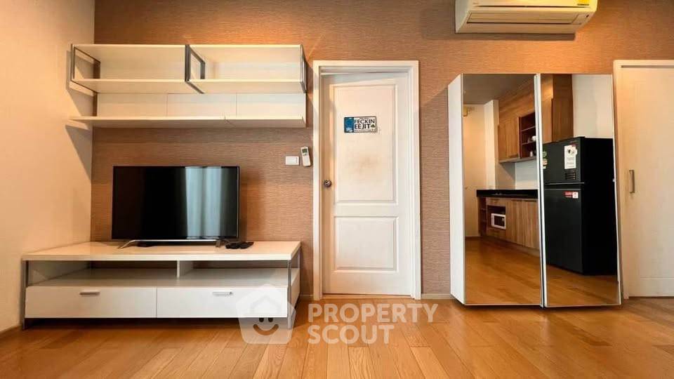 รูป คอนโด 1-ห้องนอน ที่ ไฮฟ์ สาทร ใกล้ BTS กรุงธนบุรี (ID 2758124) - รูปที่ 3/10