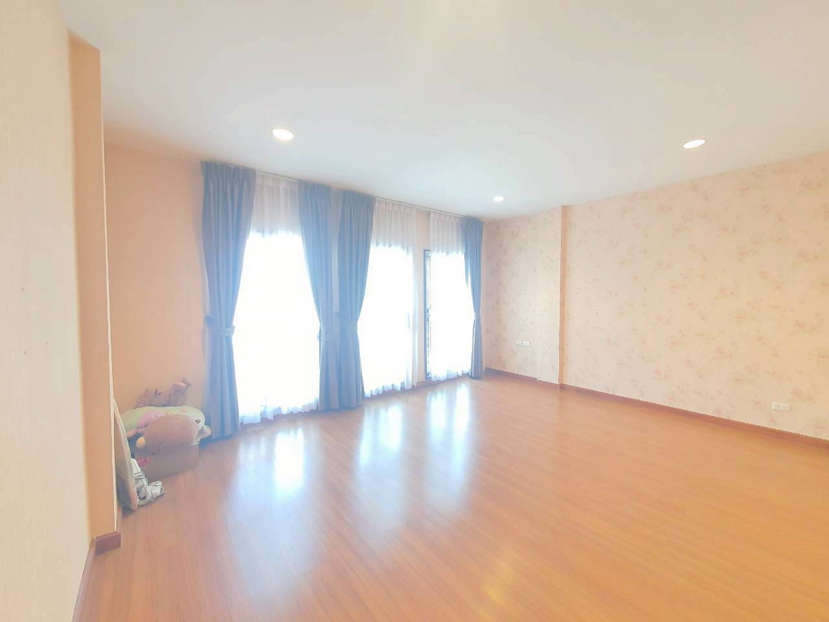 รูป ขายทาวน์โฮม บ้านกลางเมือง ลูเซิร์น (อ่อนนุช 46) พร้อมอยู่ - รูปที่ 5/12