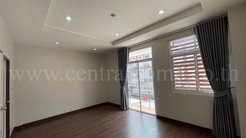 รูป ทาวน์เฮ้าส์ 3 ชั้น เดอะบริติช กัลปพฤกษ์ พร้อมอยู่ ราคาถูก - รูปที่ 30/33