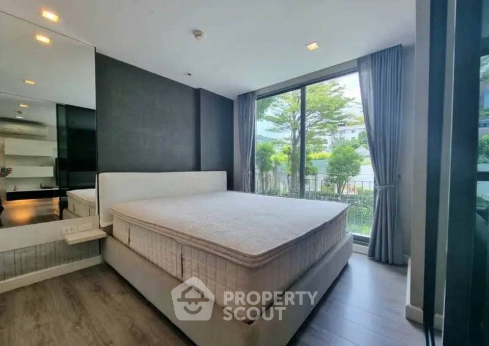 รูป คอนโด 1-ห้องนอน ที่ เดอะ รูม สุขุมวิท 40 ใกล้ BTS ทองหล่อ (ID 2401454) - รูปที่ 3/10