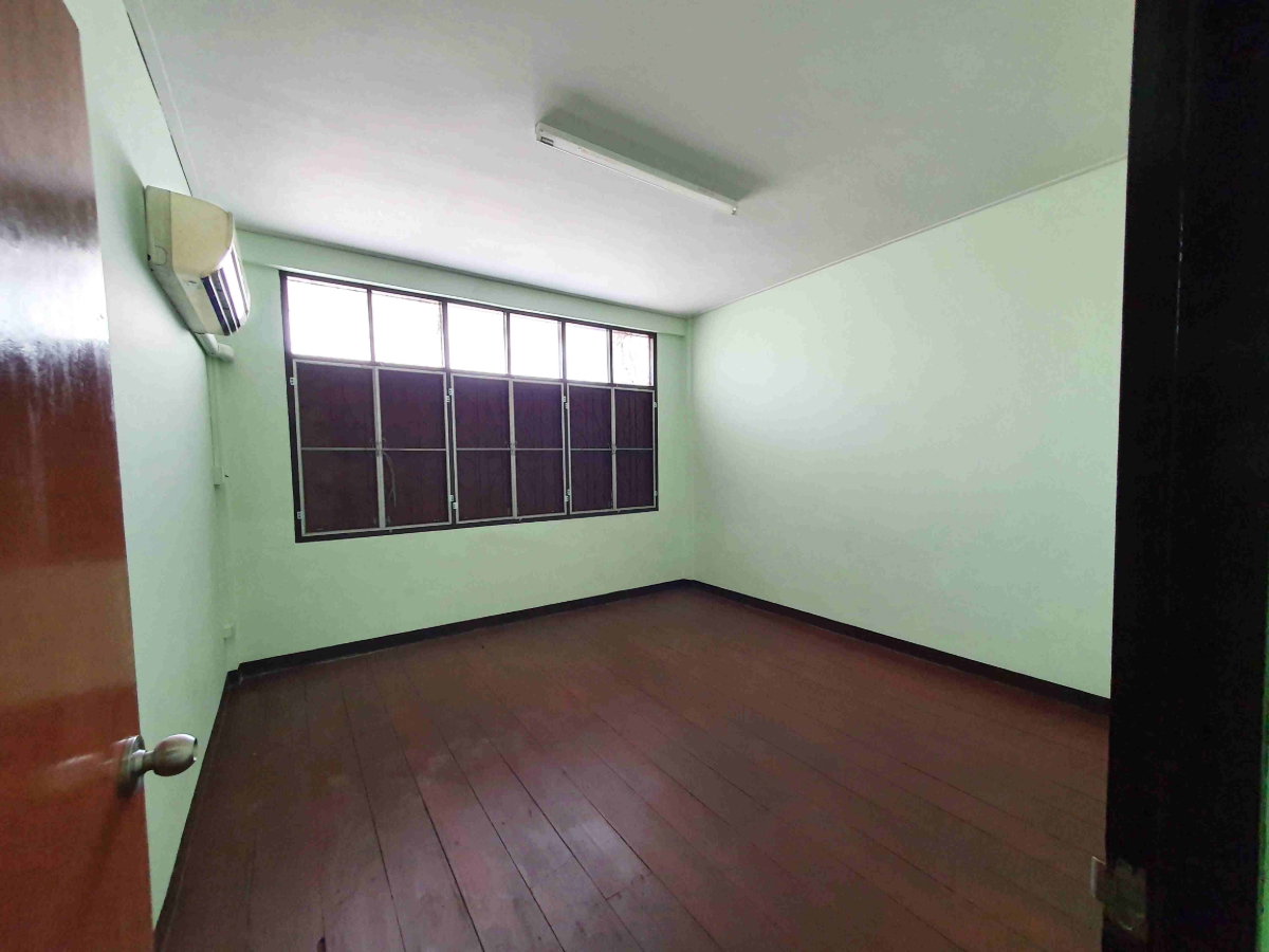 รูป ให้เช่าตึกแถว 2 ชั้นริมถนน พระรามสี่ อยู่ตรงข้าม THE PARQ ใกล้ MRTศูนย์การประชุมแห่งชาติสิริกิติ์ และ MRT คลองเตย - รูปที่ 6/10