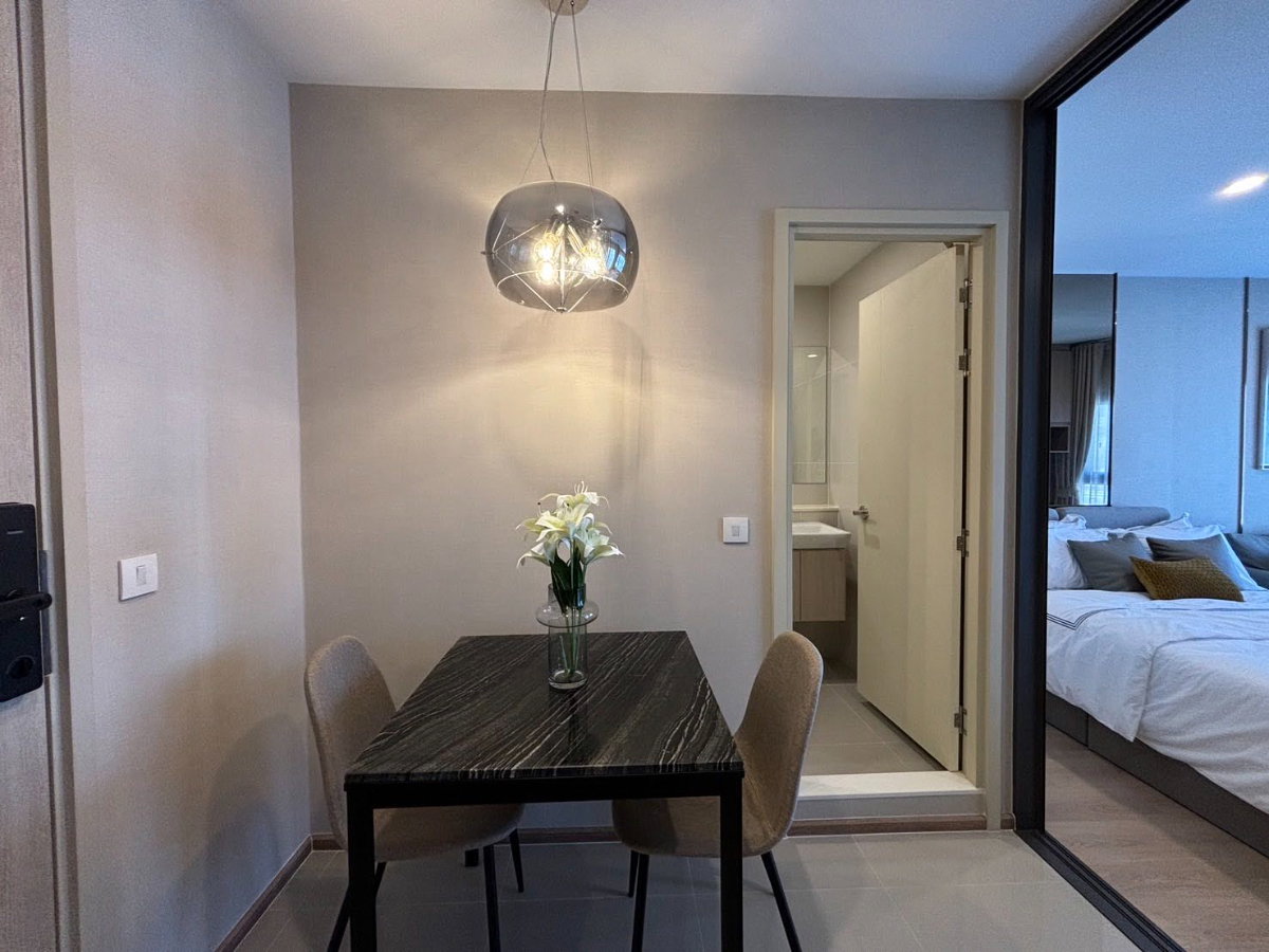 รูป ให้เช่า ✨Life Rama 4 - Asoke ✨ Studio ขนาด 26.72 ตรม เฟอร์ครบมีโซนทำงาน😍 ใกล้ MRT ศูนย์สิริกิติ์🚆 - รูปที่ 4/10