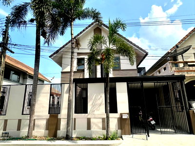 Houses for sale Burapha University : Now accepting reservations for The Village Bangsaen housing project. Prices start at only 2.xx million baht!!!!