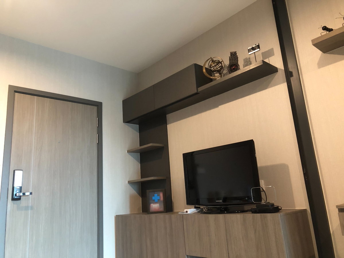 picture Condominium For Rent Near Mrt Tha Phra Interchange - 8/11