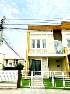 Townhouses for sale Bangkok : 4-BR Townhouse close to Suvarnabhumi Airport (ID 1415984)